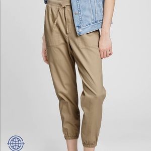 SOLD!! Gap Cargo Pants
